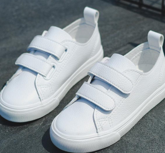 鞋類企業(yè)業(yè)績(jī)穩(wěn)步回暖 行業(yè)利潤(rùn)空間促狹 鞋類企業(yè)業(yè)績(jī)穩(wěn)步回暖 行業(yè)利潤(rùn)空間促狹